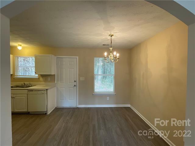 Building Photo - 4120 Parkdale Dr