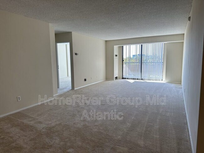 Building Photo - 1800 Old Meadow Rd