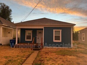 Building Photo - 2429 B Ave