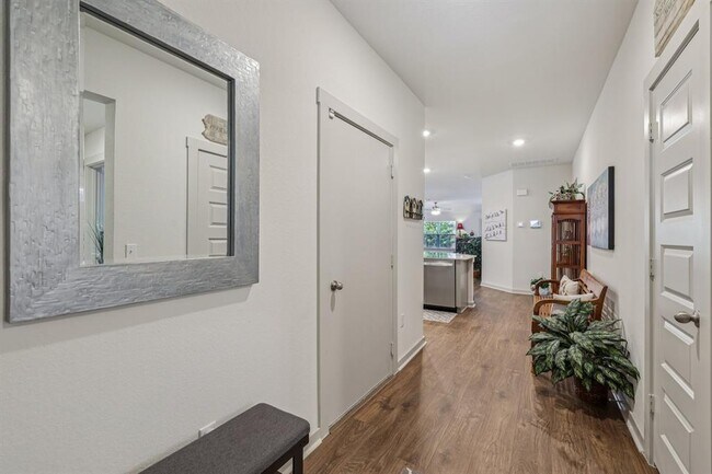 Building Photo - 111 Krause Spgs Dr