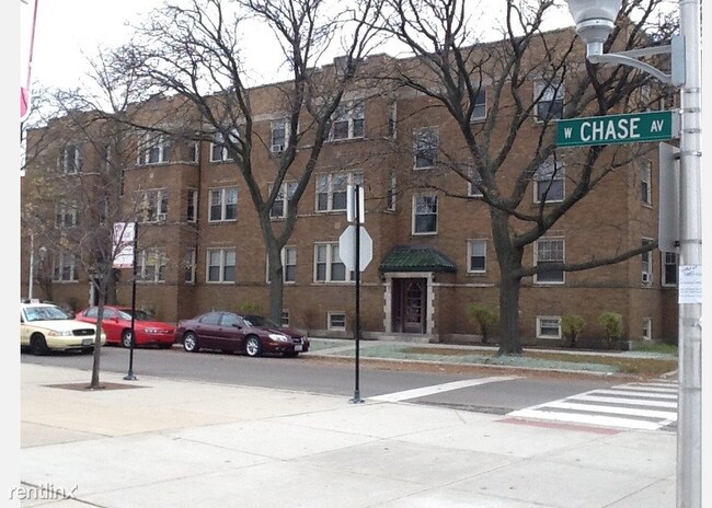 Foto del edificio - 2325 W Chase Ave