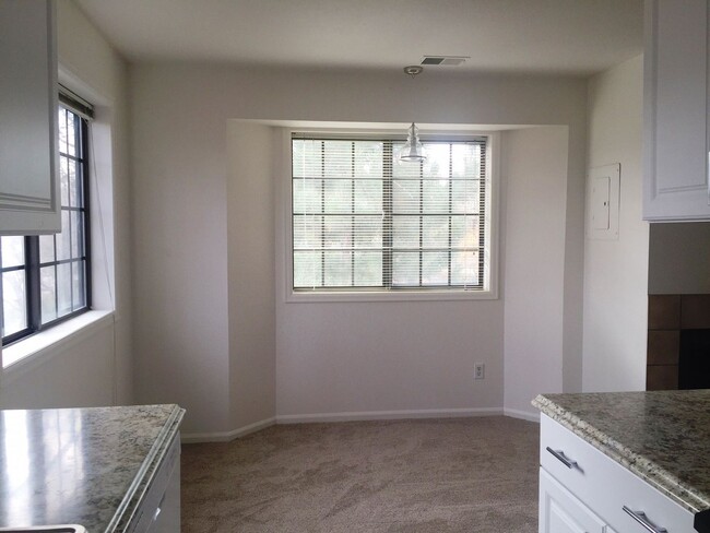 Foto del edificio - 2-Bedroom Condo Available in Boulder's Kin...