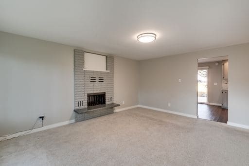 Building Photo - Newly Remodeled Rambler in Lynnwood with Giant Back Yard!