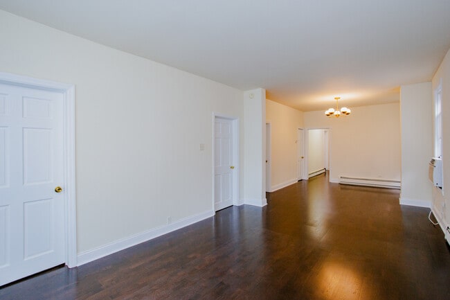 Building Photo - 3607 S Emerald Ave