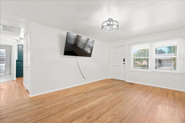 Foto del edificio - 601 Poplar Ave