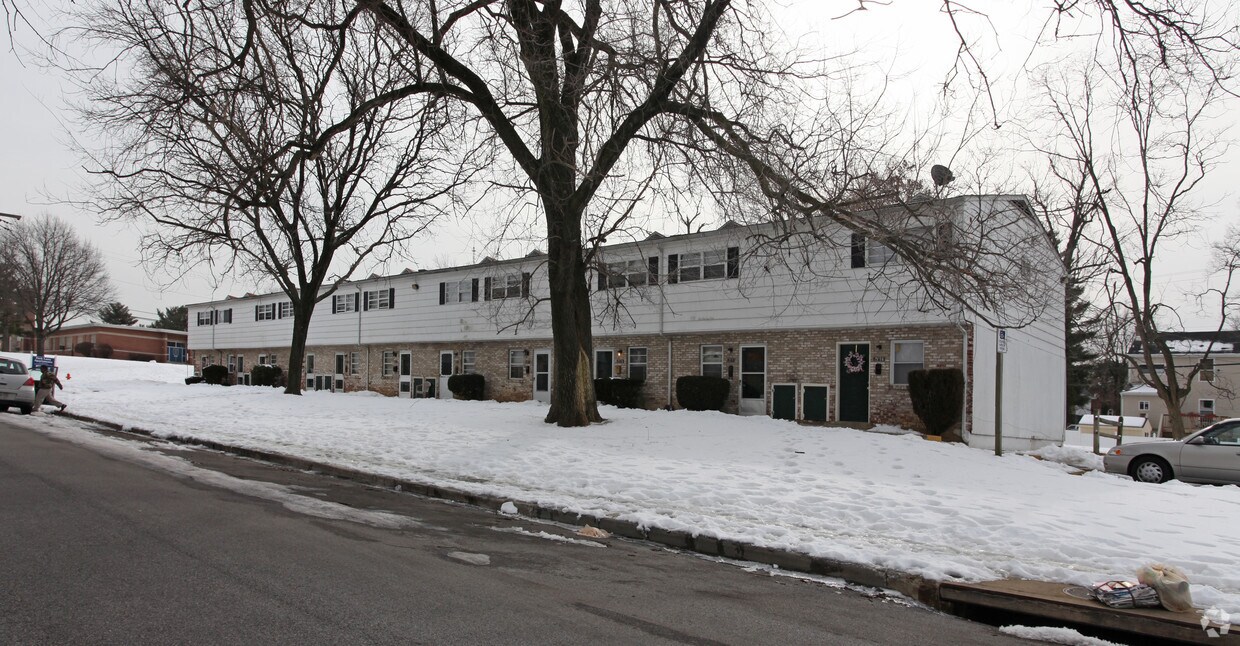 Foto del edificio - Parklane Townhomes