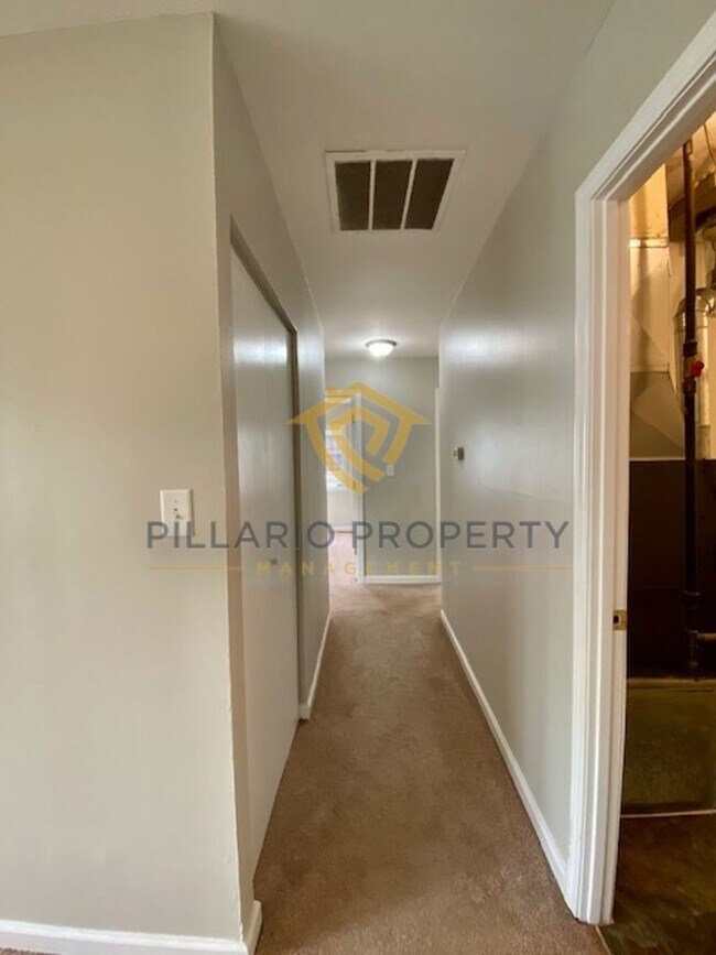 Foto del edificio - Lawrence, 3 Bedroom, 1 Bathroom Ranch Styl...