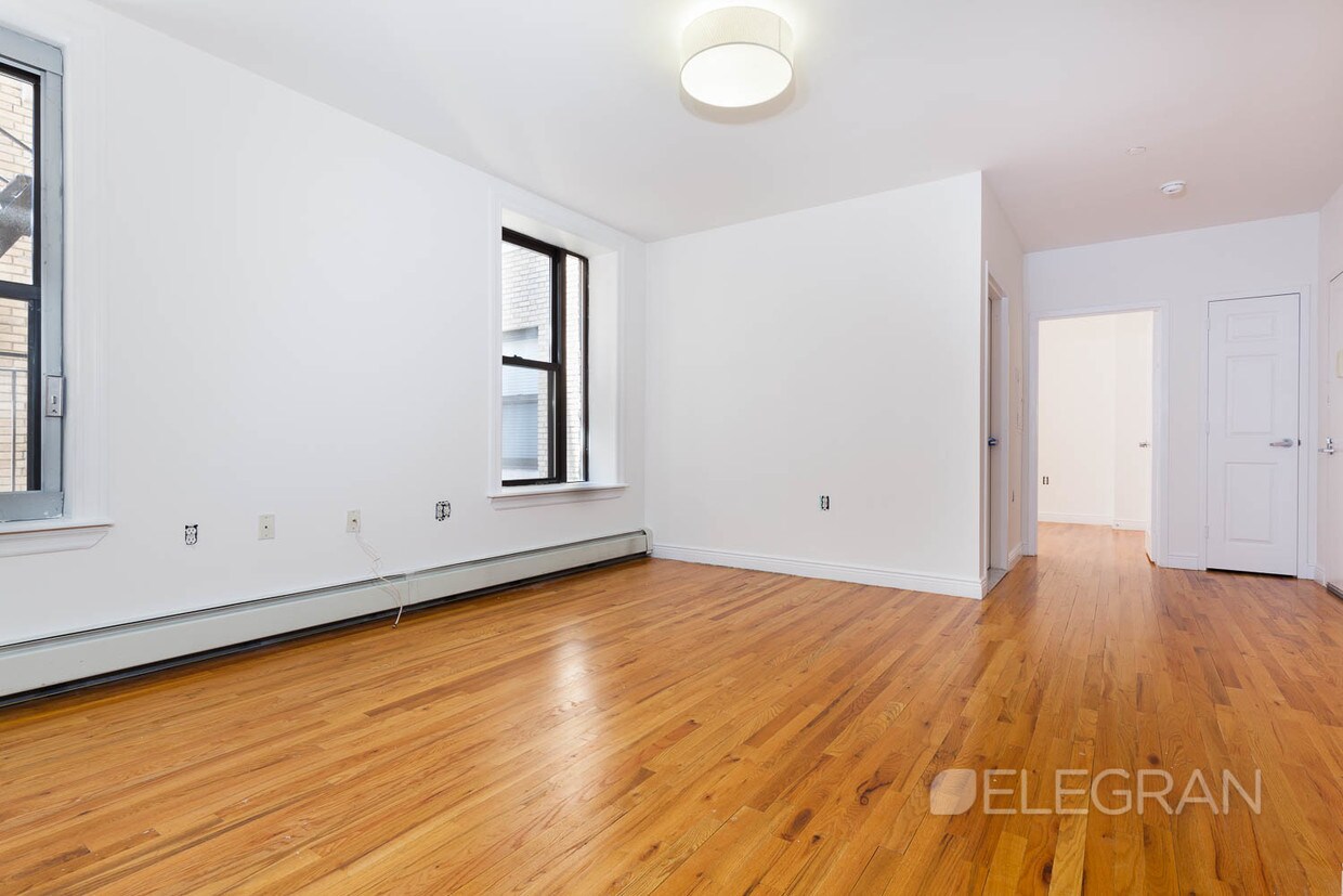 Primary Photo - 45 W 110th St