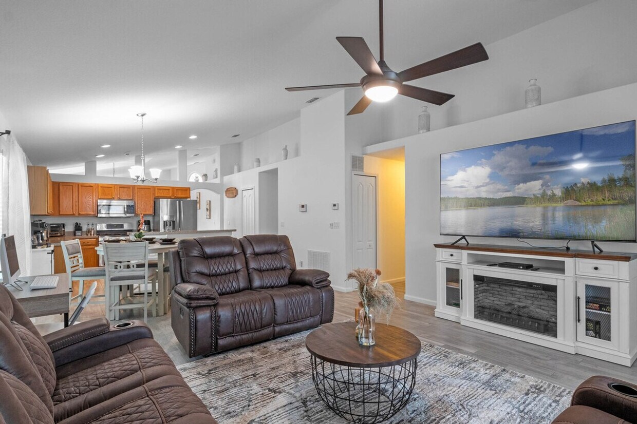 Foto principal - 15730 Bay Vista Dr