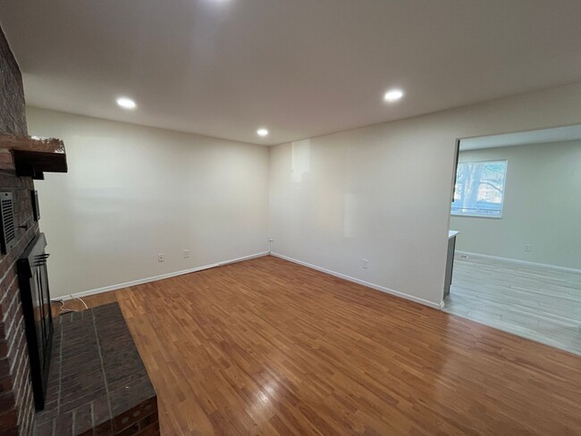 Foto del edificio - $500 Move in Special - Spacious 4 bed 2 ba...