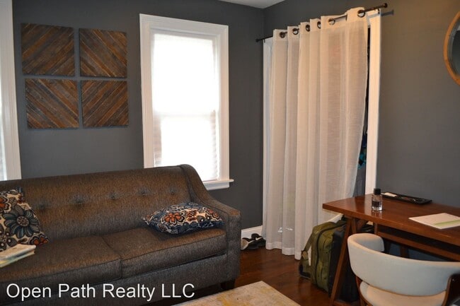 Building Photo - 3 br, 3 bath House - 2440 N Normandy Ave SFH