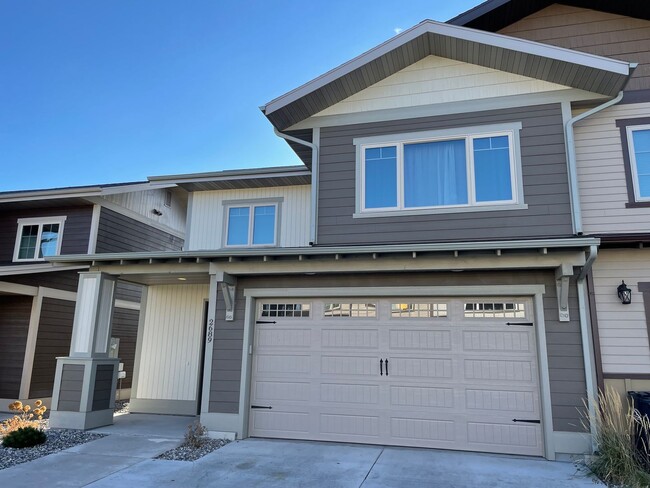 Building Photo - 2689 Blackbird Dr