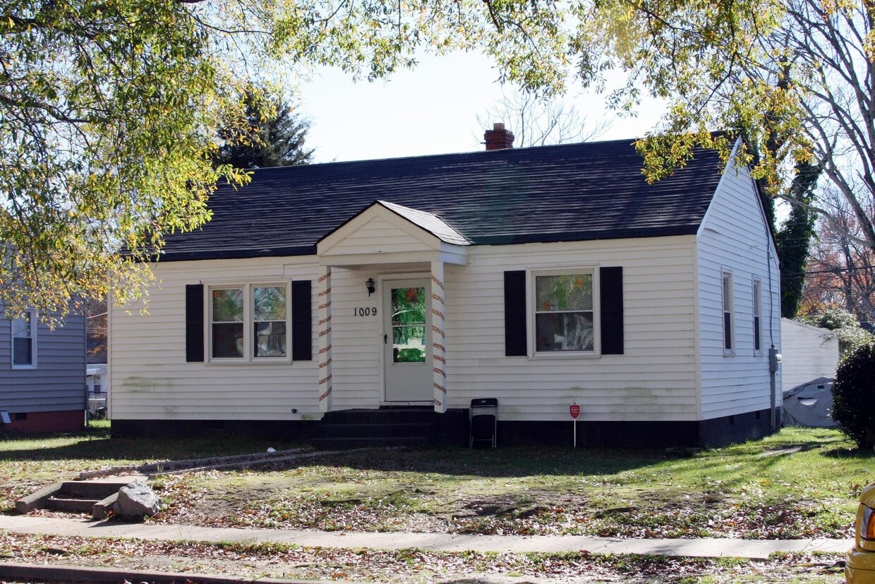 Building Photo - Price Reduced for February Move In