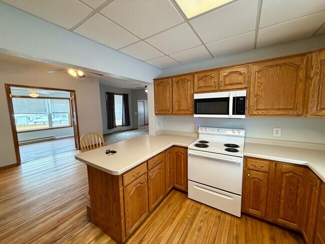 Building Photo - 407 N State St