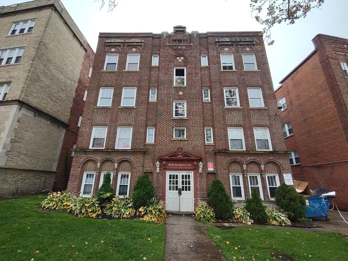 Primary Photo - 249 - West Blvd