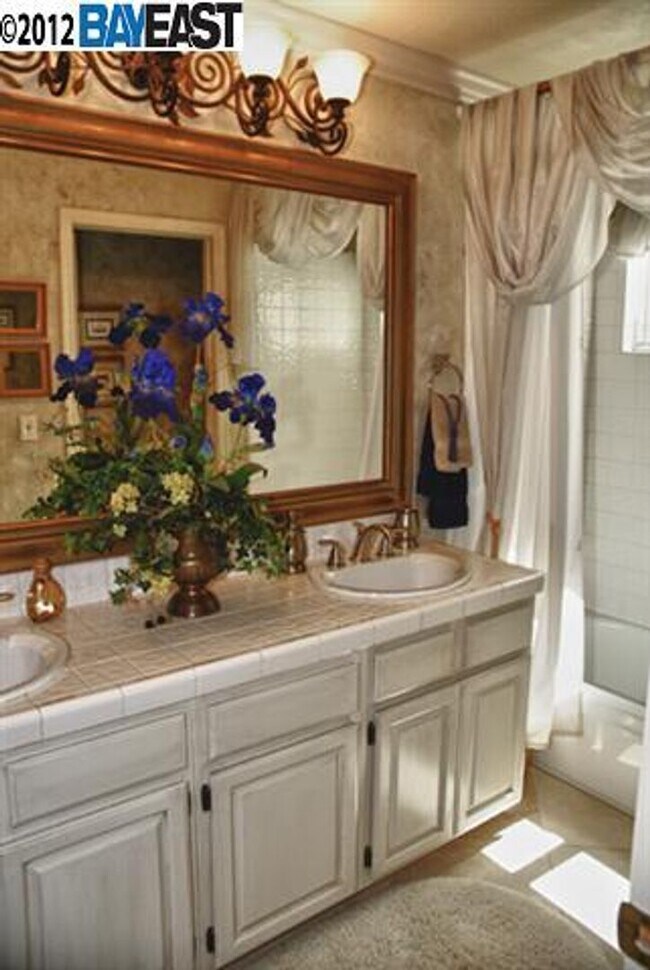 Foto del edificio - Executive Home in Wonderful Pleasanton Hills Neighborhood