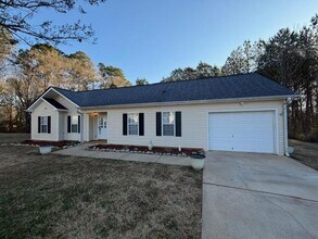 Building Photo - 70 Kenzi Way SW