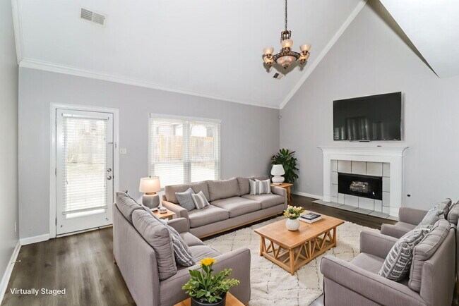 Foto del edificio - 1153 Hunters Green Cir S