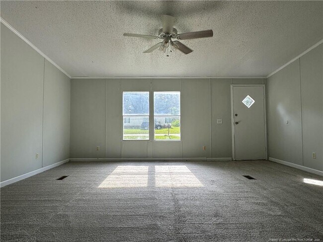Foto del edificio - 112 Oaktree Dr