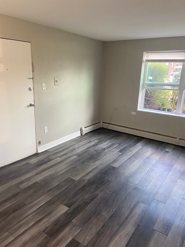 2723 165th St Unit Apt1, Hammond, IN 46323 Apartments in Hammond, IN