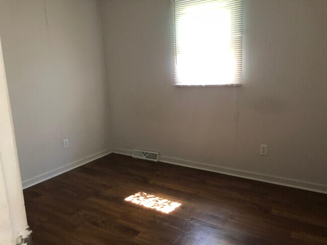 Building Photo - 1080 Old Lincolnton Crouse Rd