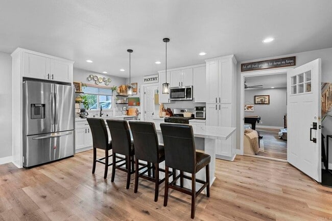 Building Photo - Elegant Single-Story Home with Resort-Style Pool