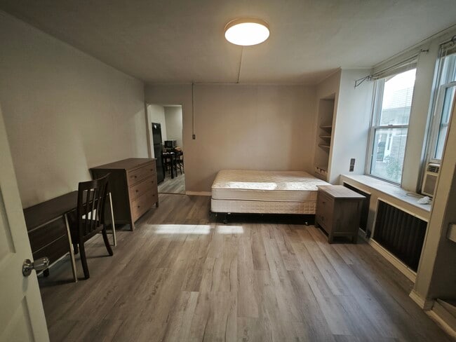 Foto del edificio - 612 W Garrison St