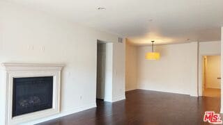 Building Photo - 1726 S Bentley Ave