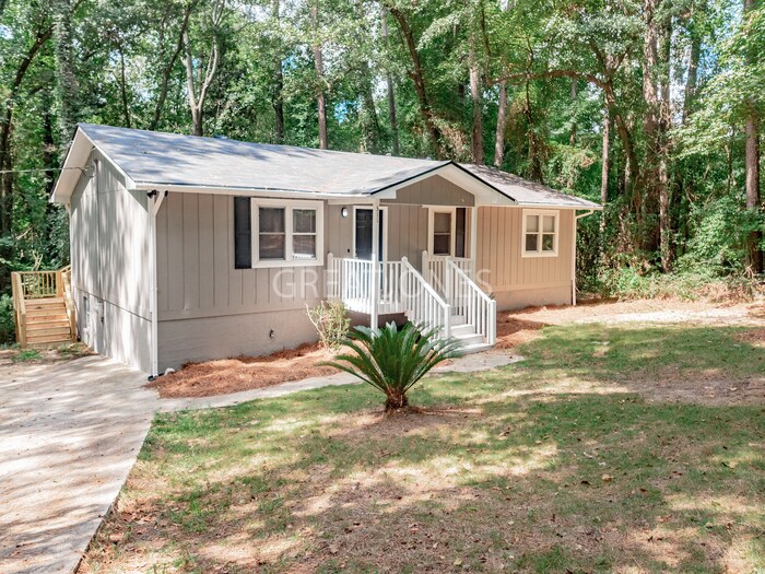 NOW OFFERING HALF OFF THE FIRST FULL MONTH... House Rental in North