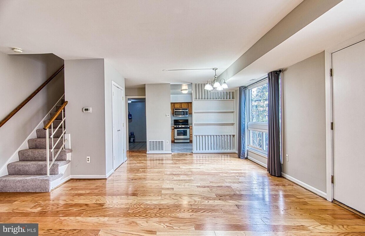 10101 Mosby Woods Dr Unit 10101, Fairfax, VA 22030 Room for Rent in