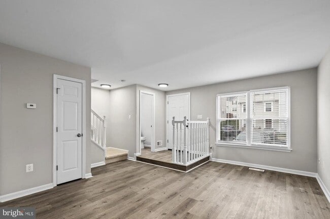Building Photo - 328 Moseby Ct