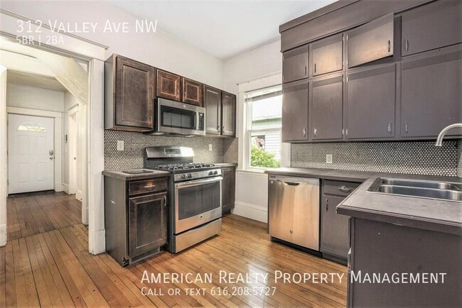 Foto del edificio - 312 Valley Ave NW