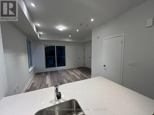 Photo du bâtiment - 3425 Ridgeway Dr