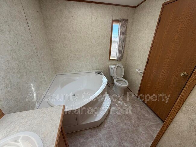 Foto del edificio - 3000 Pope Springs Rd