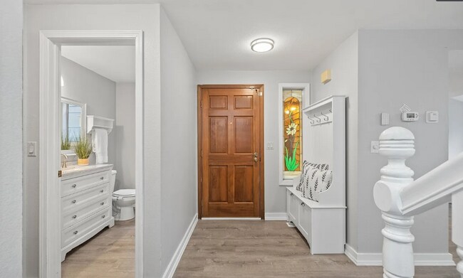 Foto del edificio - Kent East hill Condo townhome in Village at Single Creek - 3 bedroom 2.5 bath and 2 car garage. A...