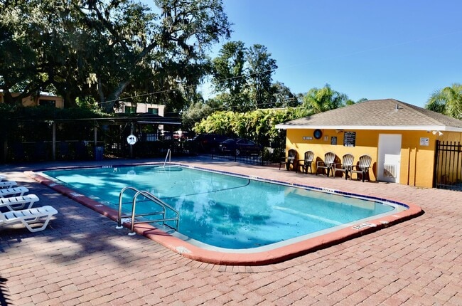 Building Photo - 2 bed 1 bath condo close to IMG