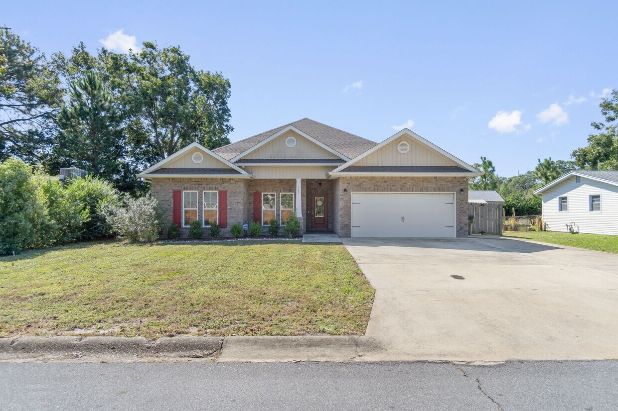 Primary Photo - 242 Cecelia Dr NW