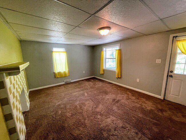 Building Photo - 244 Hazelwood Ave