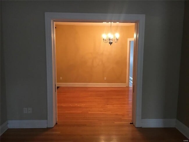 Building Photo - Beautiful home within walking distance to ...