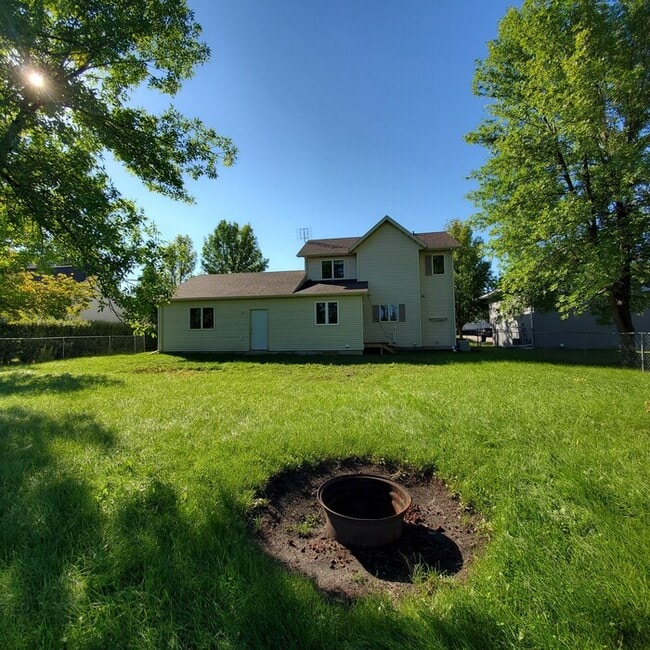 Building Photo - 5017 W Elm Ct