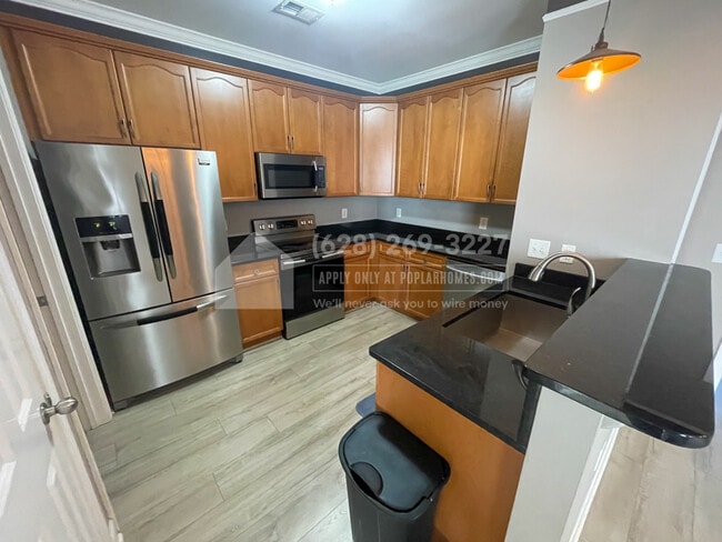 Building Photo - 7160 Sunnywood Dr