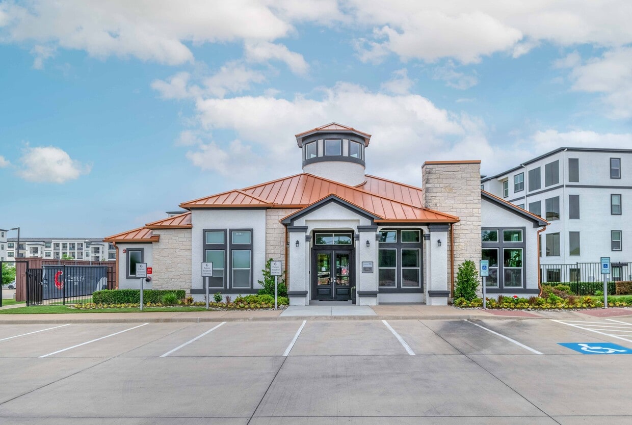 Century 380 Apartments in Aubrey, TX