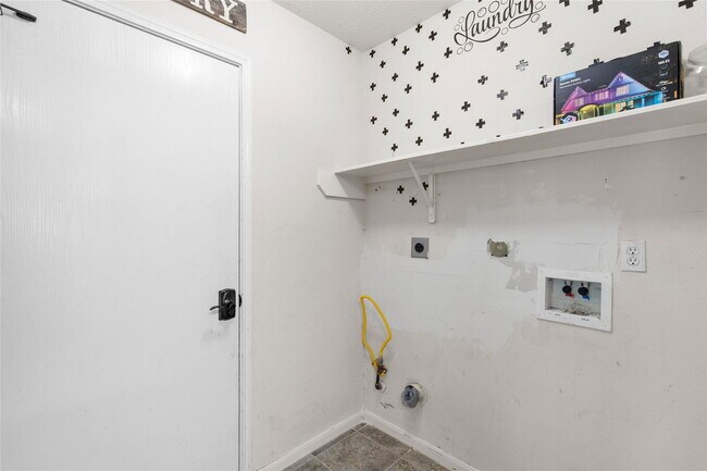 Building Photo - 25211 Barmby Dr