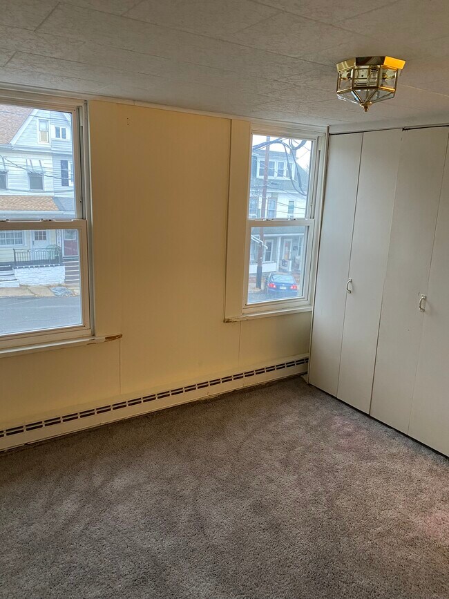 Foto del edificio - 245 S Walnut St