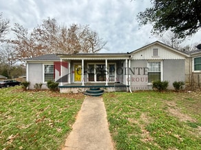 Building Photo - 427 E 5th St