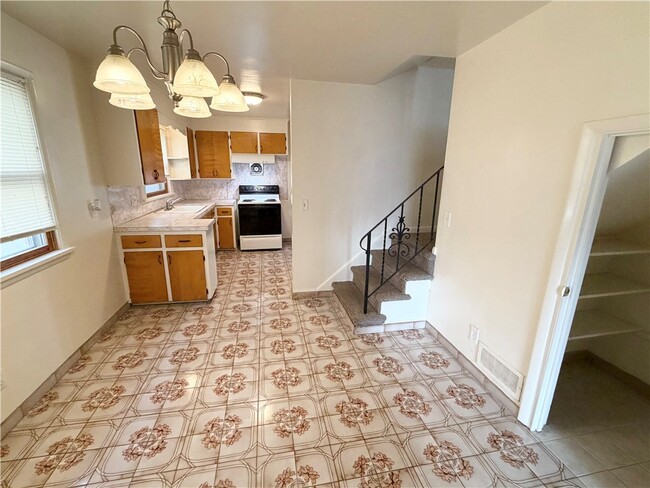 Building Photo - 211 Magnolia Ave