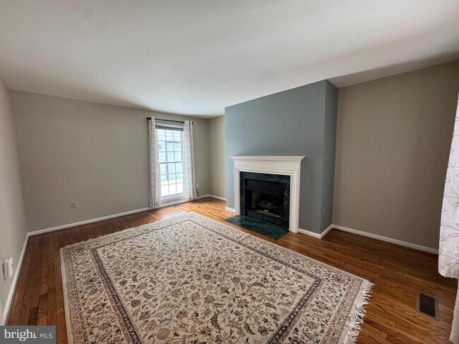 Foto del edificio - 15 Linden Hill Way SW