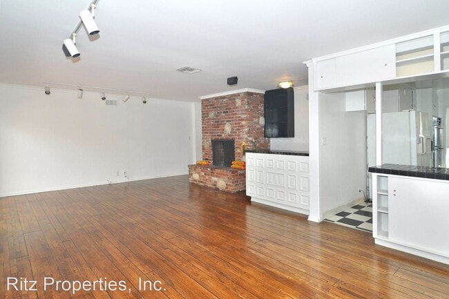 Building Photo - 5 br, 3 bath House - 14655 Morrison St.