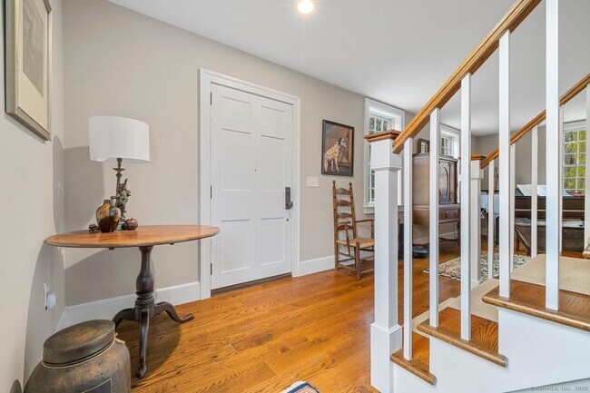 Foto del edificio - 138 School House Rd