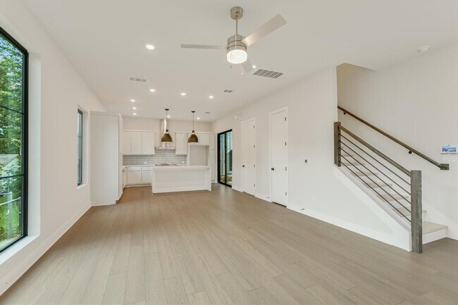 Foto del edificio - 114 Lightsey Rd